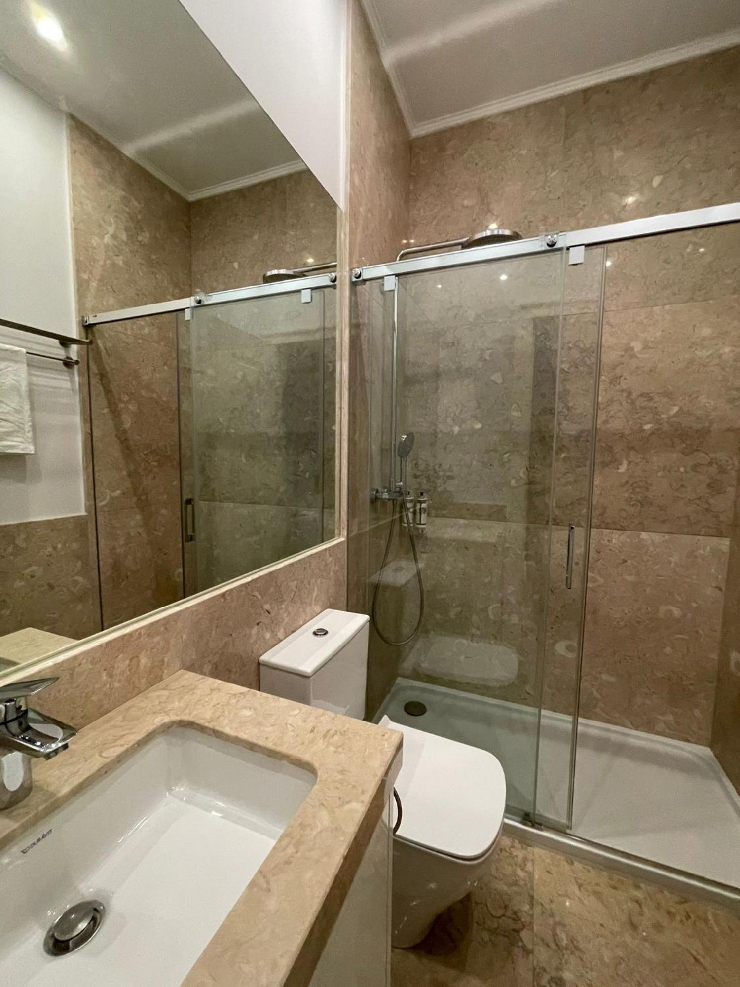 Double Room With Private Wc In Shared House In Downtown Lisbon Lisboa Exterior foto